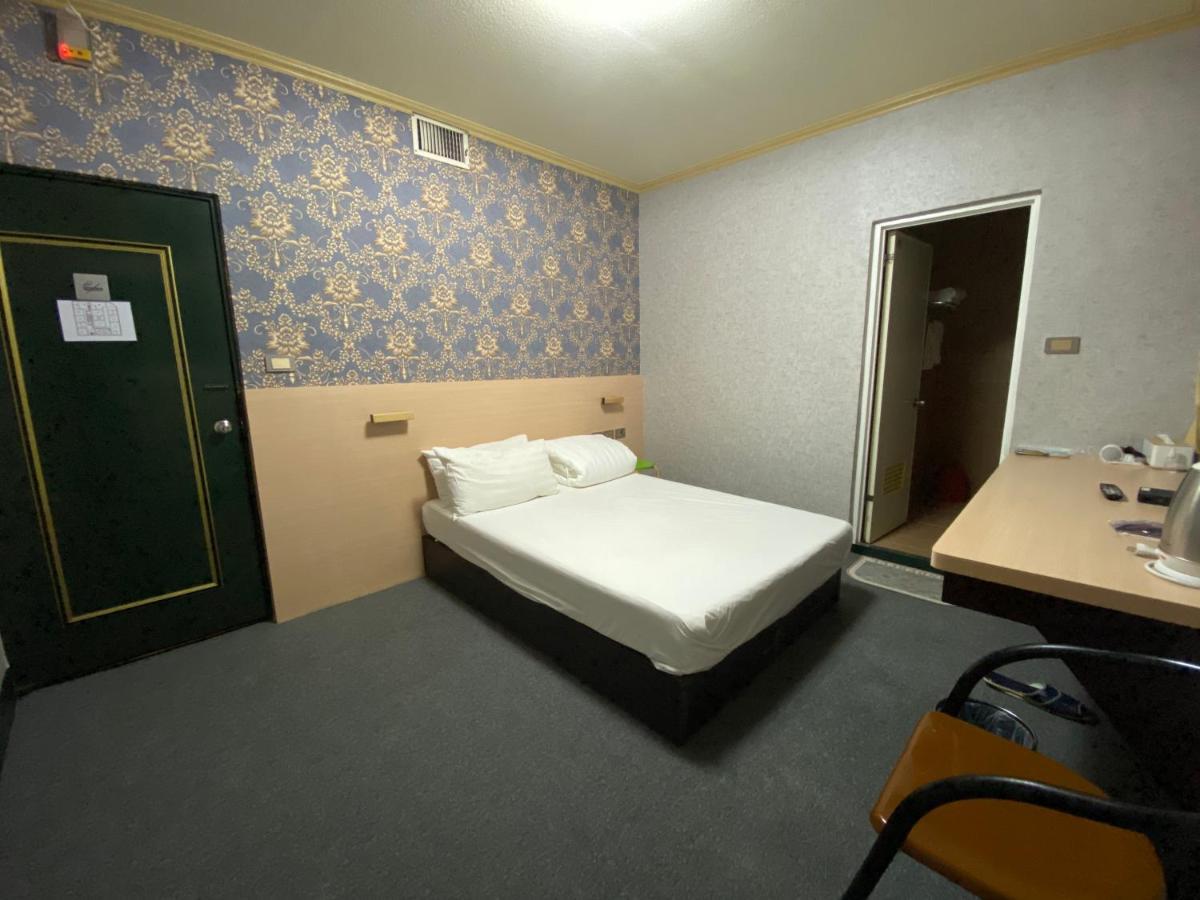 Rich Zone Hotel Тайпей Екстериор снимка
