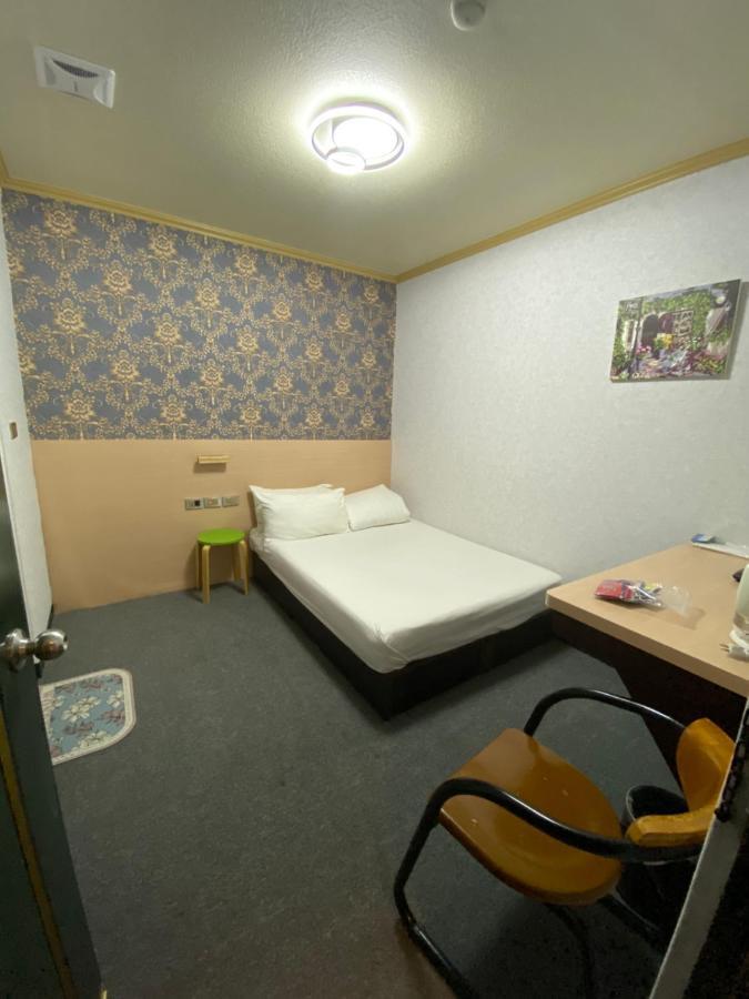 Rich Zone Hotel Тайпей Екстериор снимка